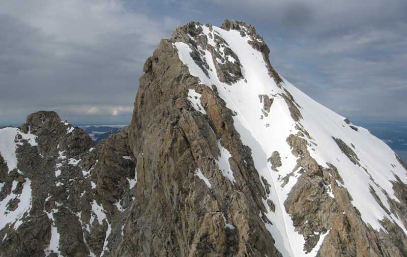 Injured skier rescued after small avalanche in Grand Teton National Park - Vimarsana News