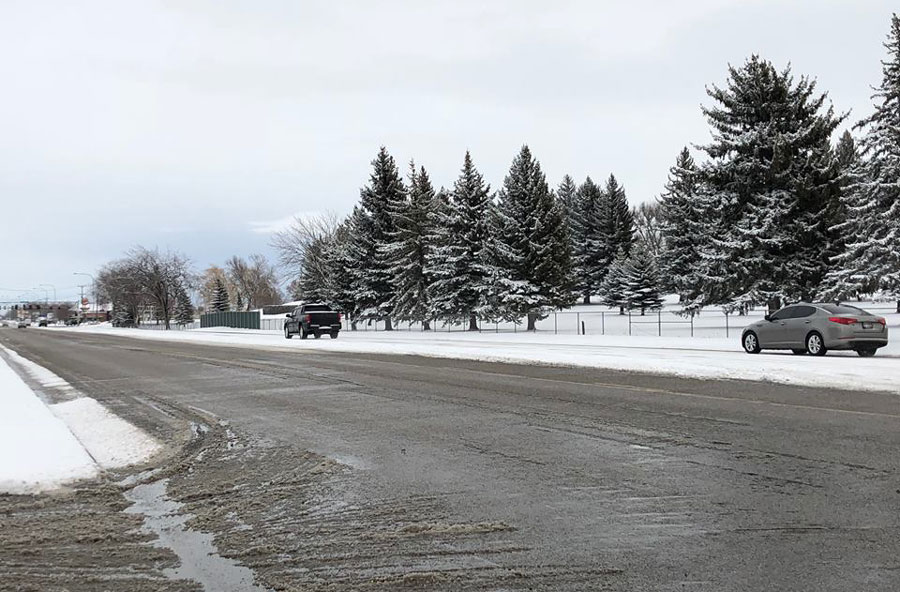 Crews working to remove snow on city streets in Idaho Falls East