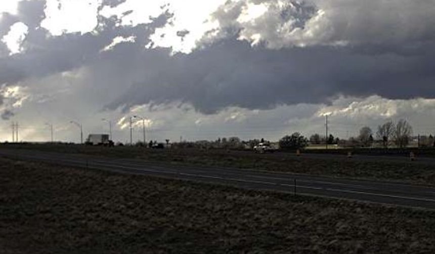 UPDATE Tornado threat over, severe thunderstorm warning still in