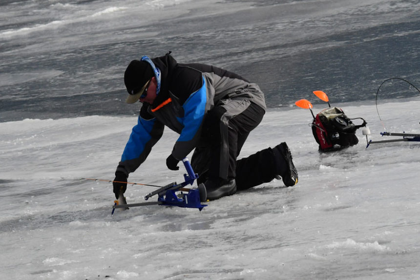 Ice Fishing01