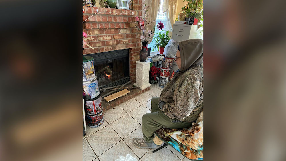 Woman fears for her daughter's health. A man searched 8 hours for food. These are the stories of the Texas storm. - Vimarsana News