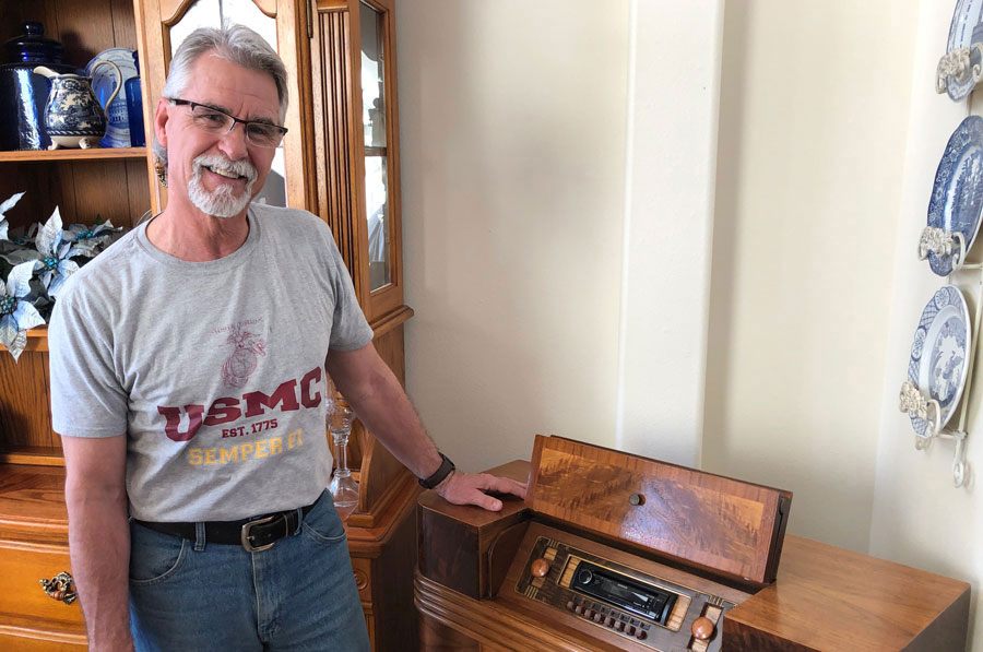 Local man enjoys 'keeping history alive' by restoring old radios - Vimarsana News