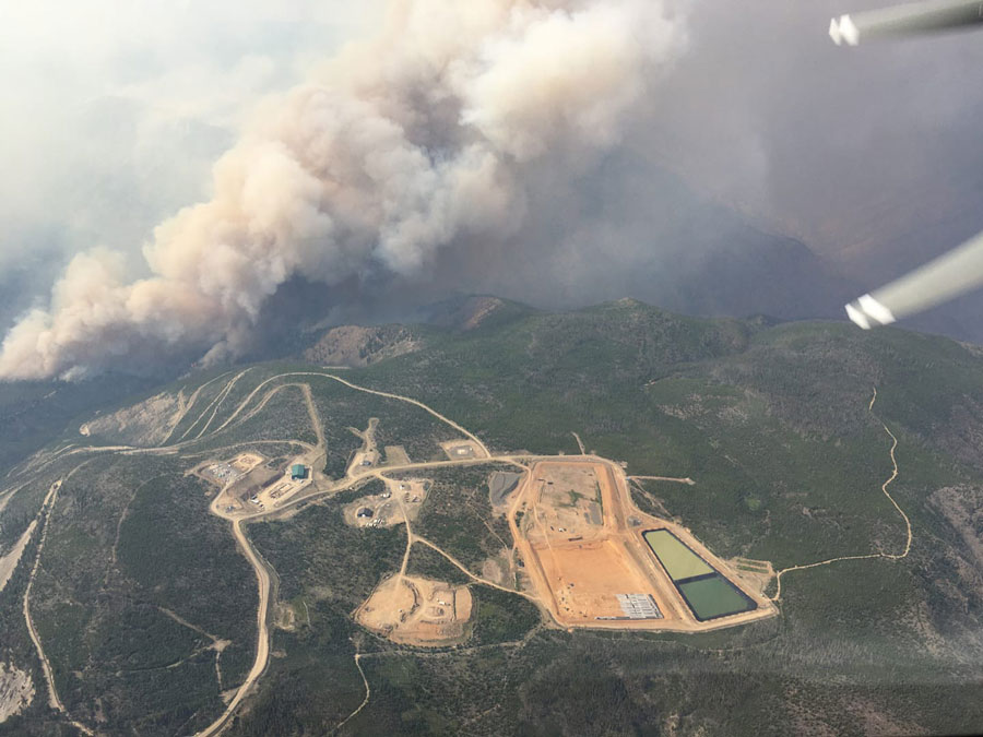 Evacuations ordered after Mud Lick fire grows to over 8,200 acres - Vimarsana News