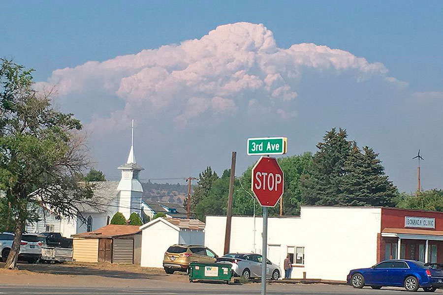 More ready to evacuate in Oregon as massive Bootleg Fire passes 340,000 acres - Vimarsana News