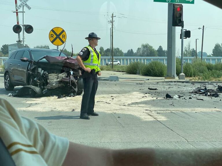5 people hospitalized following 3vehicle crash in Idaho Falls East