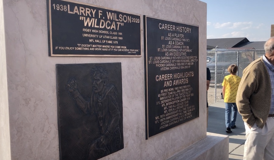 Monument honoring NFL Hall-of-Famer from Rigby unveiled and dedicated at Trojan's stadium - Vimarsana News