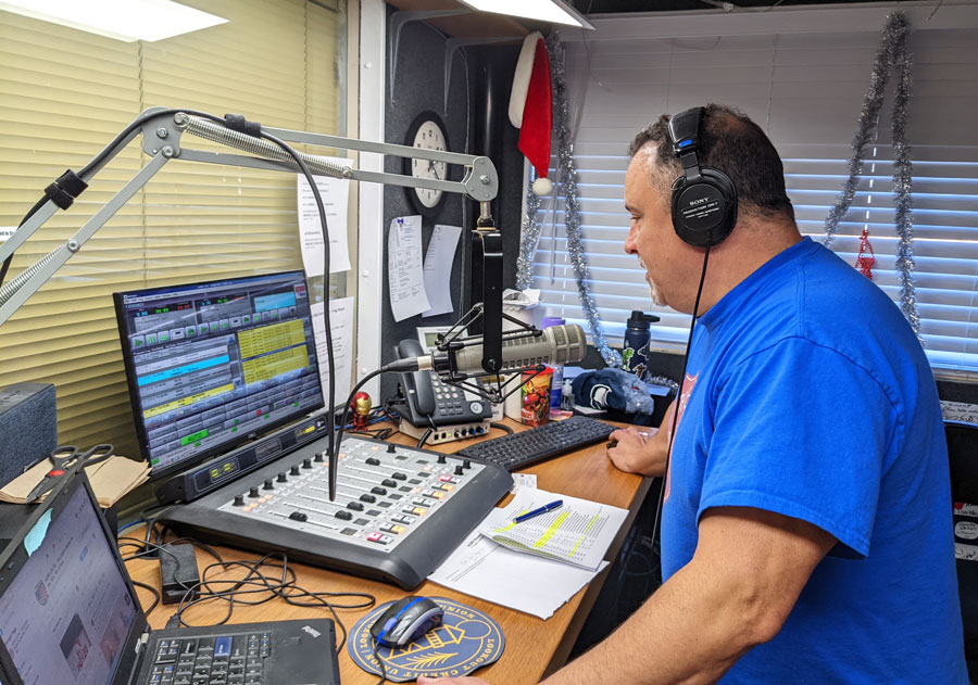 Retiring radio host helping bring Christmas joy to hundreds of eastern Idaho children - Vimarsana News