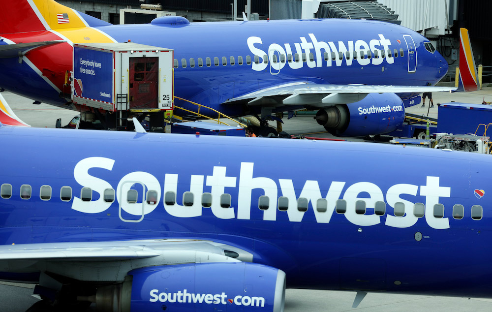 Southwest Airlines bringing back alcohol on planes - Vimarsana News