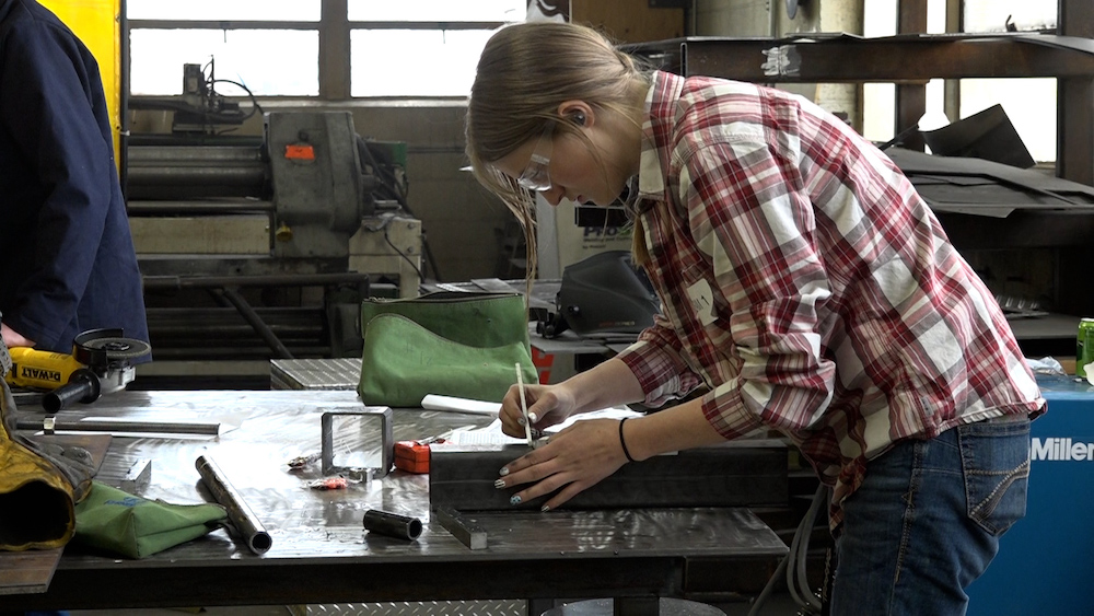 She welds by day, runs a booming business by night, and she's 17 - Vimarsana News