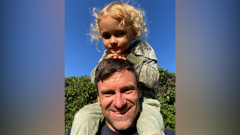 'They're in a cult.' Father fights to see his toddler son as mother refuses to say where they are - Vimarsana News