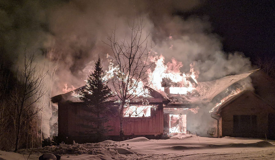 Rural homeowner uses tractor to tow fire engine uphill to fight fire - Vimarsana News