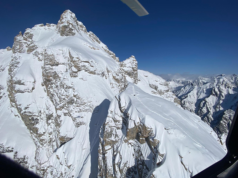 Backcountry skier rescued by helicopter at Grand Teton National Park - Vimarsana News