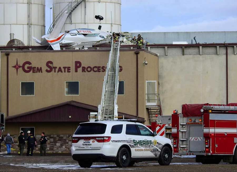 Pilot killed after plane crashes into potato processing plant - Vimarsana News