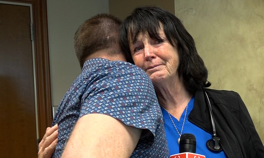 ER nurse overcome with tears during Feel Good Friday surprise - Vimarsana News